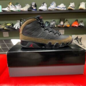 AIR JORDAN 9 RETRO OLIVE SZ 8.5 USED